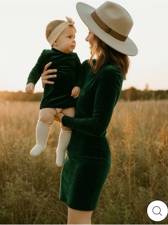 Baileys Blossoms Dresses & Skirts - NWT Bailey’s Blossom Matching Emerald Velvet Dress